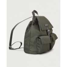 Carica l'immagine nel visualizzatore di Gallery, Zaino Charlotte Ecoline in nylon rigenerato e pelle colore VERDE