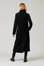 Carica l&#39;immagine nel visualizzatore di Gallery, TRANSIT Cappotto lungo slim fit in maglia di lana cotta
