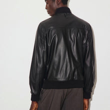 Load image into Gallery viewer, -VALSTA- Giubbotto   -VALSTAR -Valstarino in cervo con fodera in cashmere, loop su collo dietro. Black - Black  Prezzo normale
