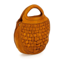 Carica l&#39;immagine nel visualizzatore di Gallery, CAMPOMAGGI Edera Borsa a mano piccola &quot;Edera&quot; in pelle intrecciata gialla
